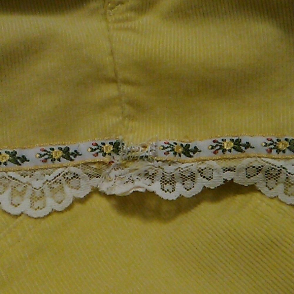 Bundle of Universal Thread and Gap Shorts - Picture 13 of 13